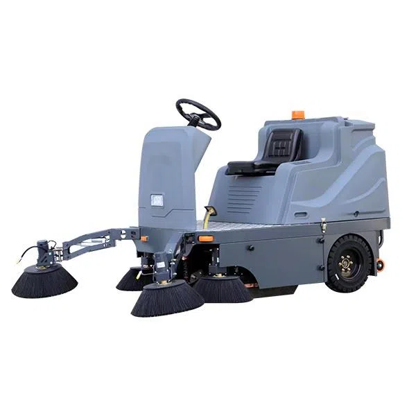 Driving Auto Sweeper Vehicle