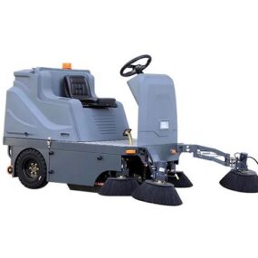 Driving Auto Sweeper Vehicle